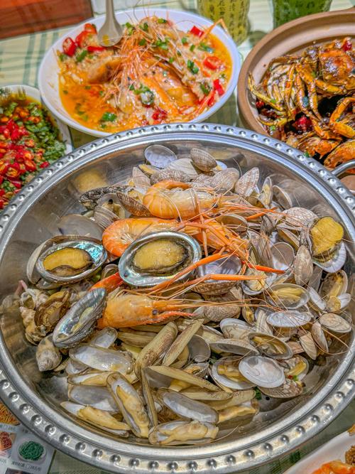 大盘海鲜大杂烩的正式名称是什么?-图1 大盘海鲜大杂烩的正式名称是什么?-图1