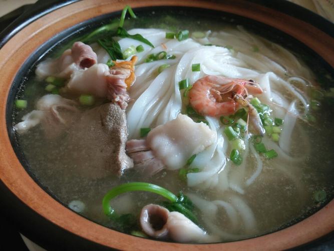 海鲜猪杂粥怎么做才鲜香？-图2