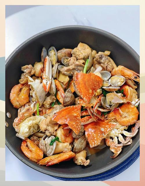 正宗海鲜焖锅做法视频怎么做?-图1 正宗海鲜焖锅做法视频怎么做?-图1