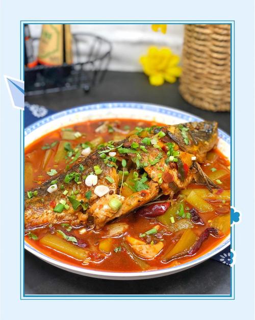 家常鲫鱼怎么做才美味？-图1