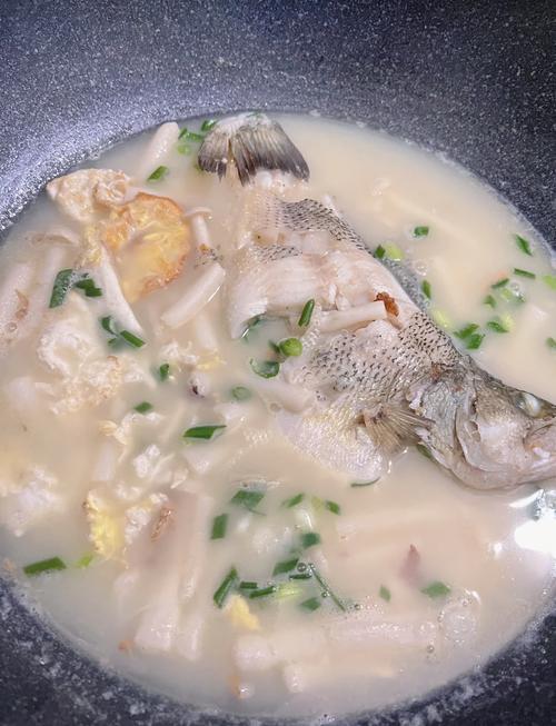 海鲜菇鱼汤好处多？营养与功效如何？-图1