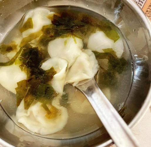 宝宝香菇肉馅馄饨怎么做?-图3 宝宝香菇肉馅馄饨怎么做?-图3