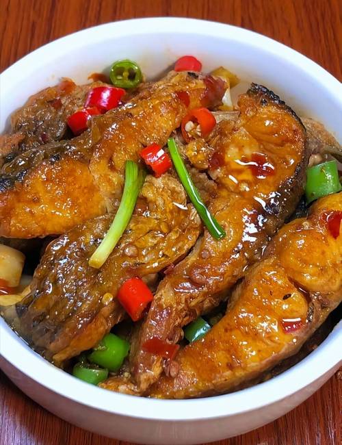 红烧整条草鱼的家常做法-图2 红烧整条草鱼的家常做法-图2