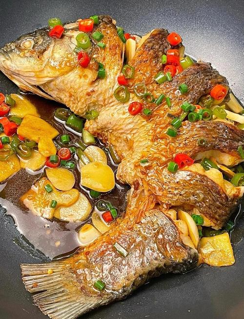 红烧整条草鱼的家常做法-图1 红烧整条草鱼的家常做法-图1