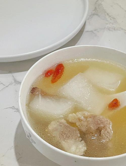 白萝卜炖排骨怎么做才好吃？-图2