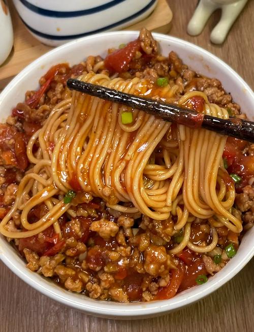 家常西红柿炸酱面怎么做？-图2