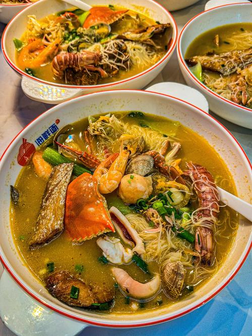 海鲜拼盘酸菜面哪家店最正宗？-图1