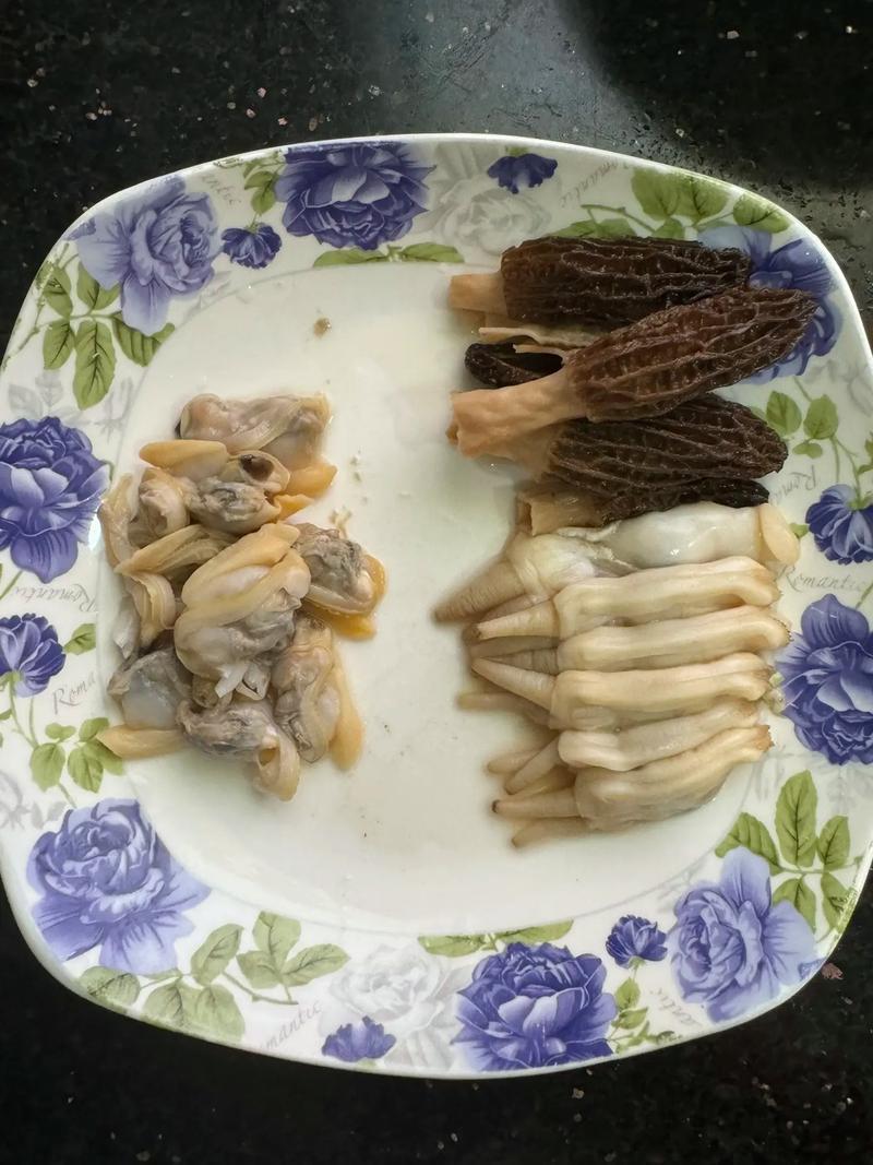 丝瓜海鲜菇怎么做？-图1