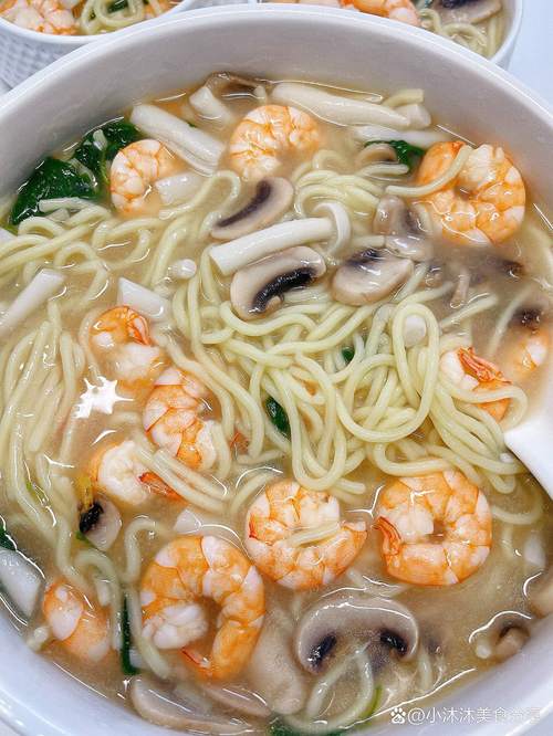 海鲜菇煮面怎么做？简单家常做法有哪些？-图2