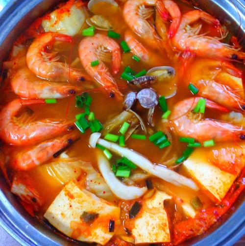 泡菜海鲜锅火锅的做法-图2