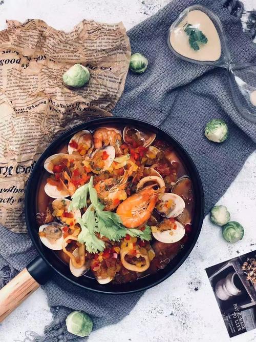 番茄海鲜锅怎么做?简单做法有哪些?-图1 番茄海鲜锅怎么做?简单做法有哪些?-图1