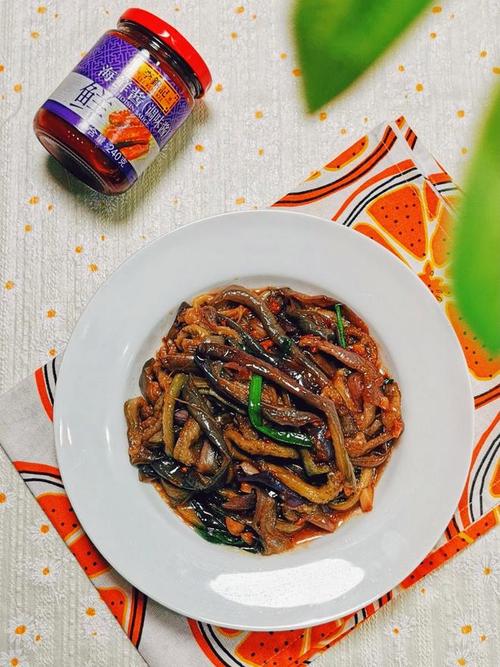 茄子加海鲜酱怎么做才好吃？-图1