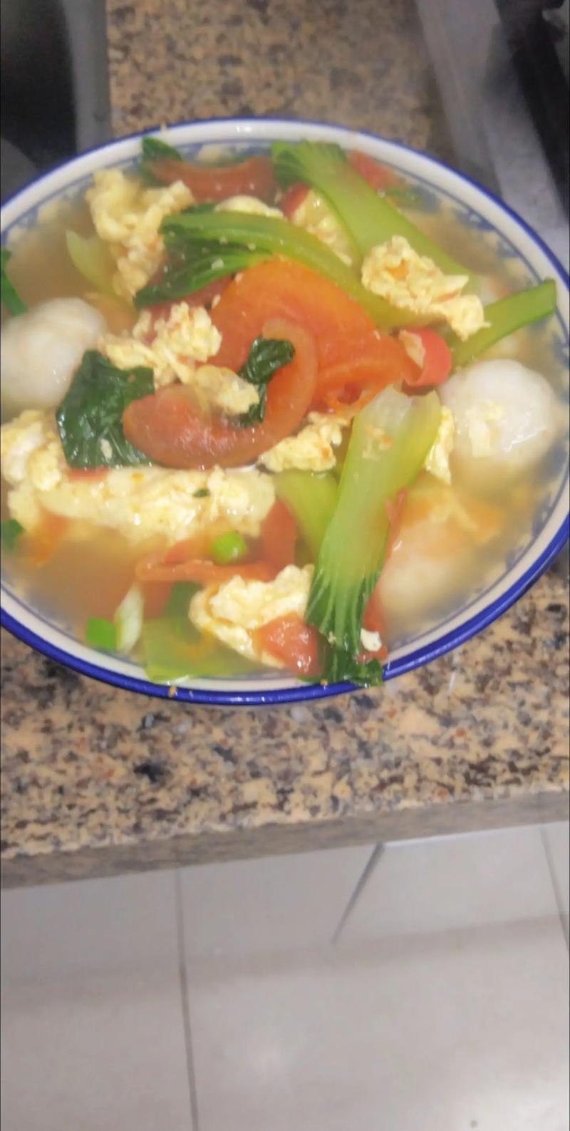 海鲜菇肉丸青菜番茄汤怎么做?-图2 海鲜菇肉丸青菜番茄汤怎么做?-图2