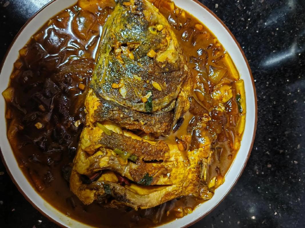 粉皮炖鱼怎么做好吃又入味？-图1