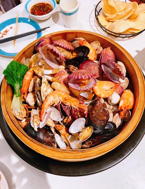 清蒸海鲜大拼盘的做法-图2 清蒸海鲜大拼盘的做法-图2