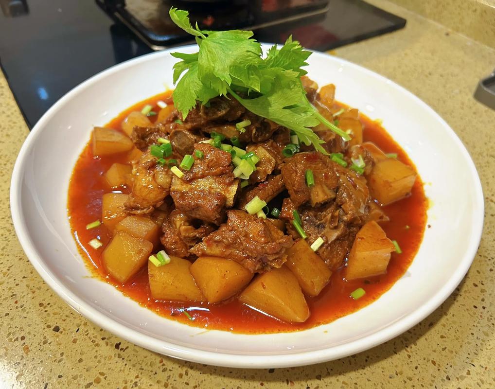 土豆炒排骨怎么做才好吃？-图2
