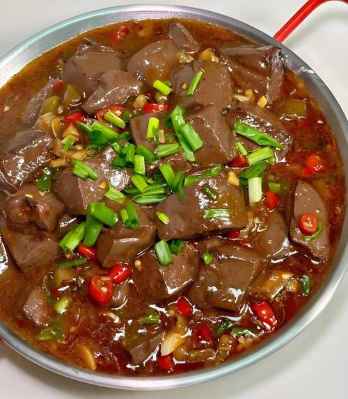 鲜猪血怎么做才好吃又嫩滑？-图1