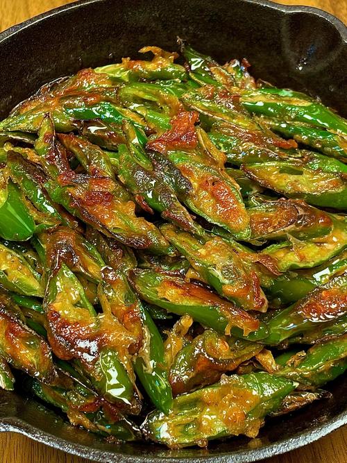 辣椒闷怎么做?家常做法有哪些?-图1 辣椒闷怎么做?家常做法有哪些?-图1