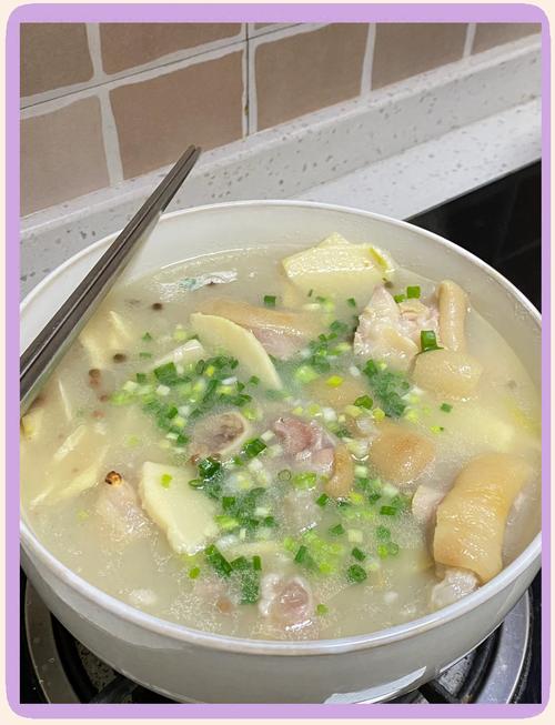 莴笋猪蹄汤怎么做？家常做法有哪些？-图3