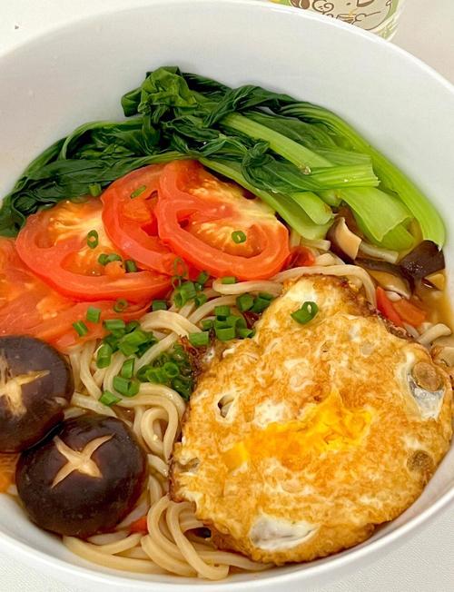 宝宝辅食，西红柿香菇鸡蛋面怎么做？-图1