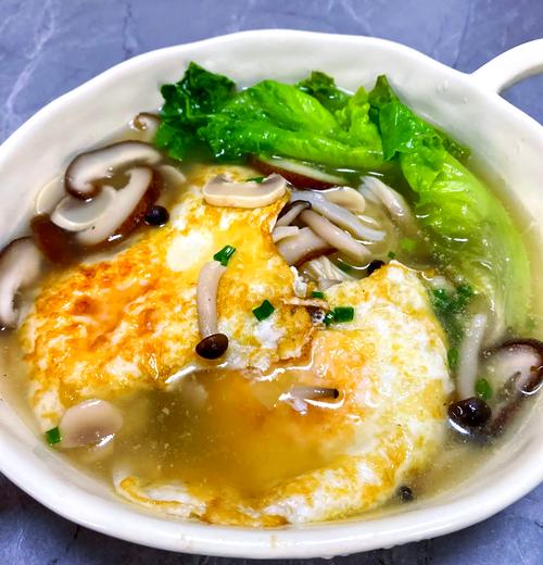 宝宝辅食，西红柿香菇鸡蛋面怎么做？-图3