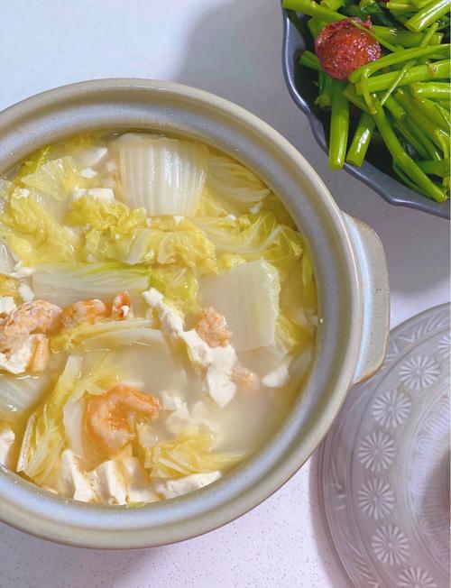 白菜海鲜豆腐煲怎么做？-图1