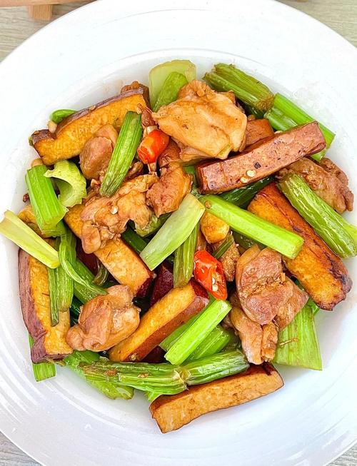 芹菜酱干怎么做?家常做法有哪些?-图1 芹菜酱干怎么做?家常做法有哪些?-图1