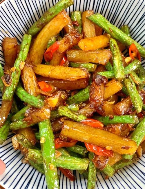 土豆炒黄豆家常做法有哪些？-图2