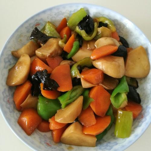 海鲜菇杏鲍菇炒胡萝卜怎么炒更入味?-图2 海鲜菇杏鲍菇炒胡萝卜怎么炒更入味?-图2