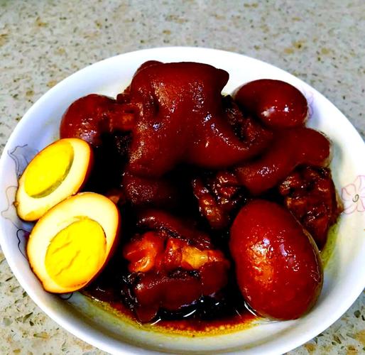 猪脚鸡蛋怎么做才好吃？-图1