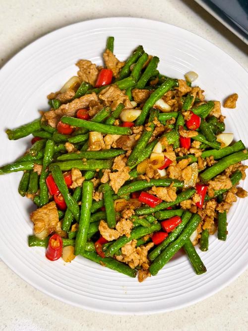猪肉炒豆角做法大全家常-图1