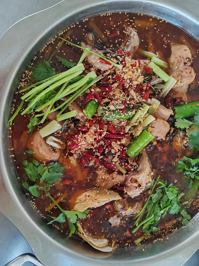 家常火锅鲤鱼怎么做？家常做法有哪些？-图1