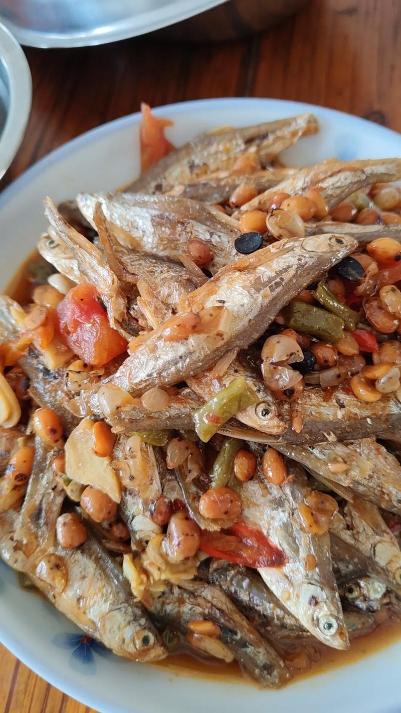 黄豆炖鱼怎么做才好吃?-图1 黄豆炖鱼怎么做才好吃?-图1