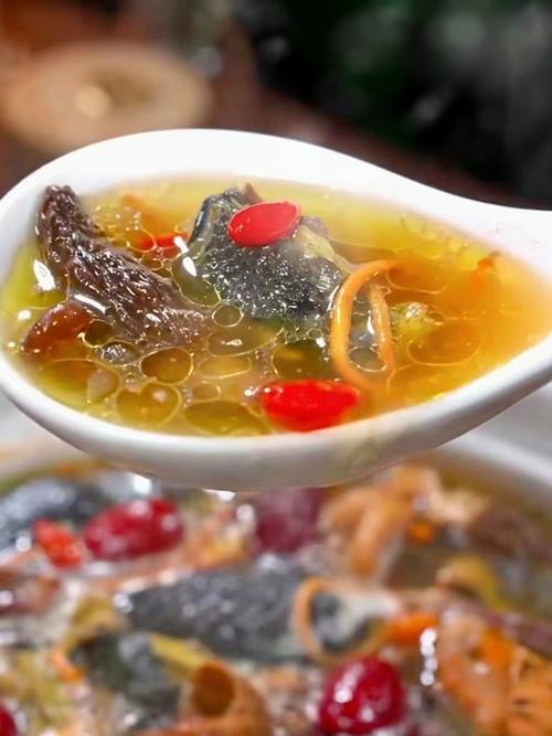 乌骨鸡煲汤搭配什么海鲜鲜？-图2