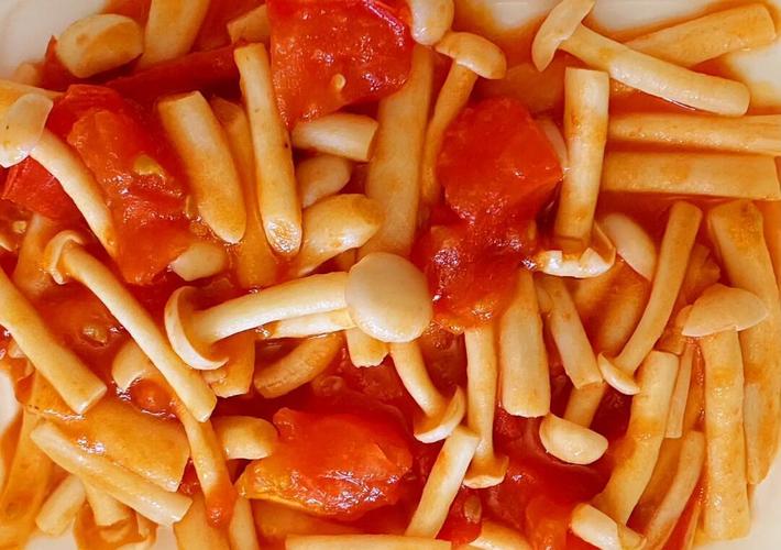 海鲜菇炒番茄怎么做才好吃？-图1