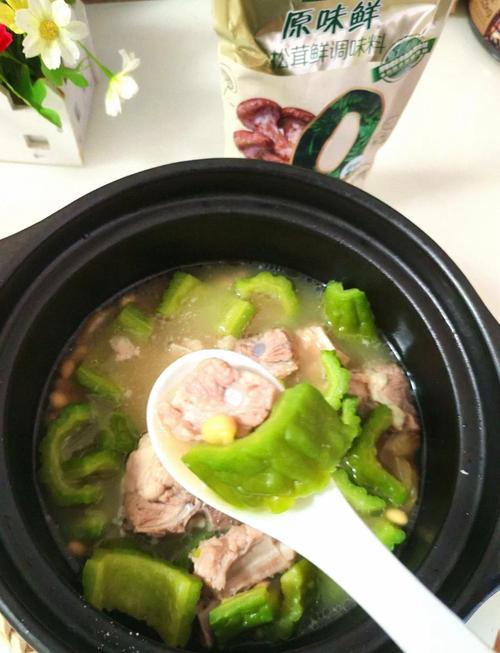 排骨烧苦瓜怎么做才不苦?-图1 排骨烧苦瓜怎么做才不苦?-图1