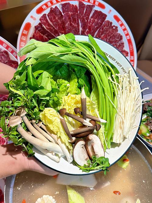 海鲜火锅配哪些青菜更鲜？-图1