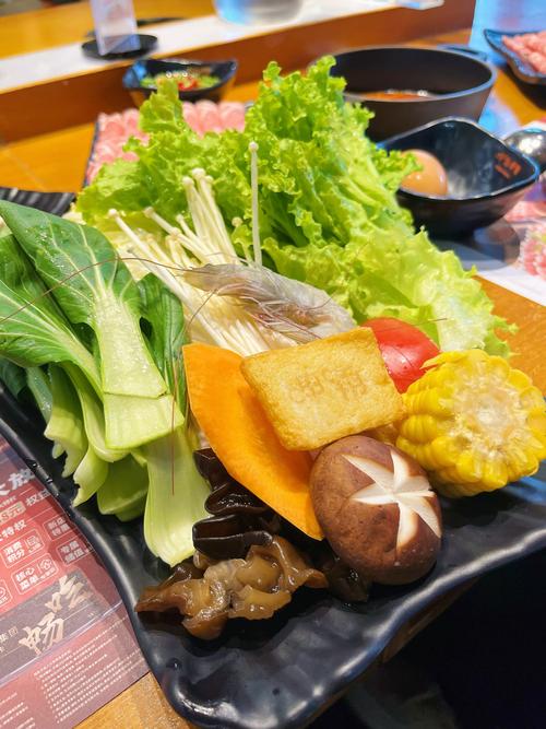 海鲜火锅配哪些青菜更鲜？-图2