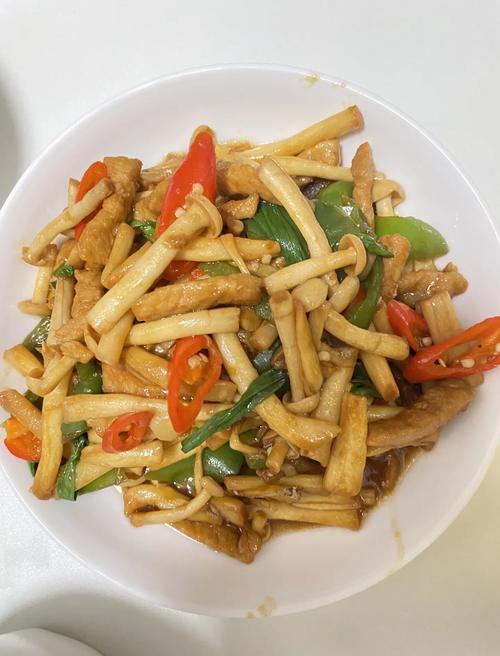 海鲜菇猪脚怎么做？-图1