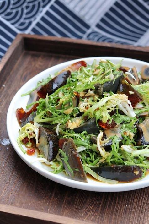 苦菊皮蛋凉拌怎么做好吃？-图2