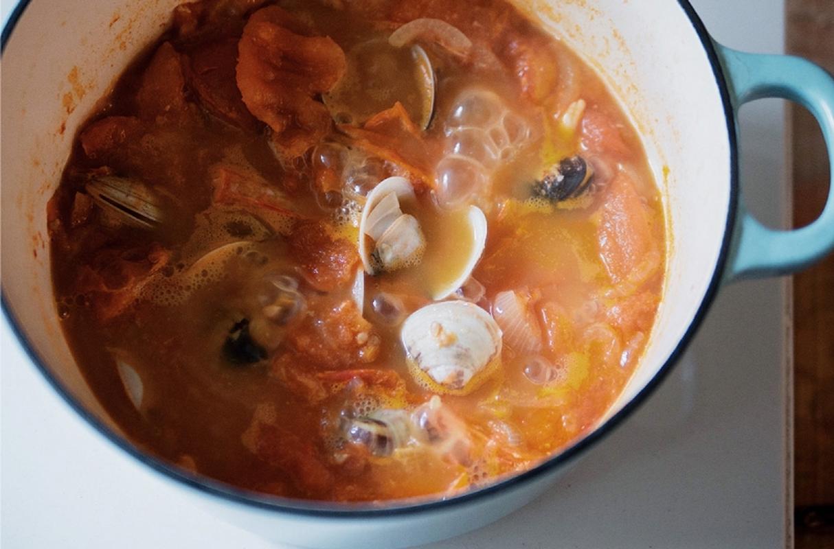 番茄海鲜锅怎么做才鲜香？-图3