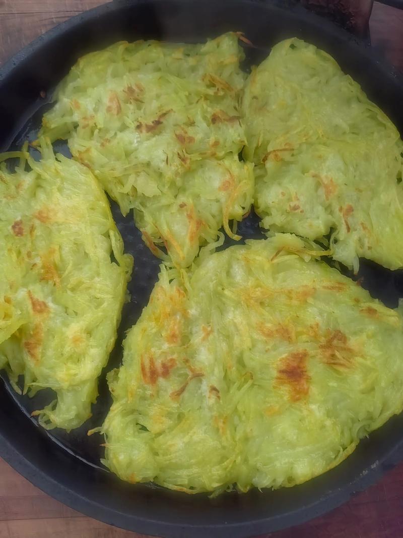 土豆丝饼怎么做才酥脆？-图2