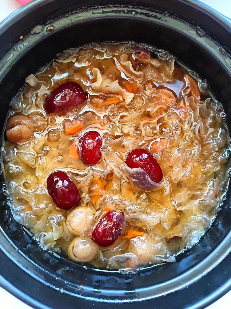 宝宝能吃红枣银耳莲子吗？-图1