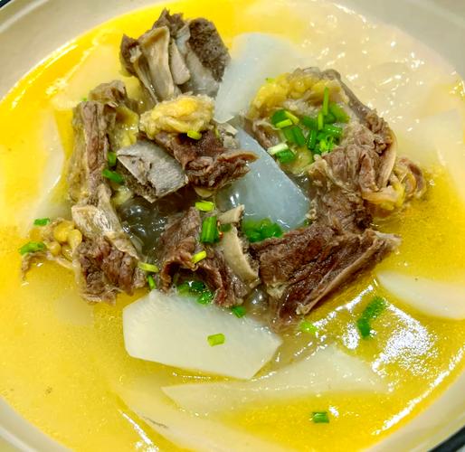 家常炖牛骨汤怎么做才好喝？-图1