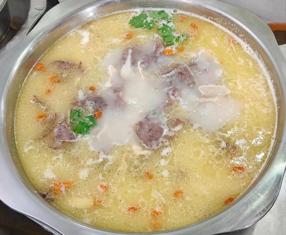 家常炖牛骨汤怎么做才好喝？-图3