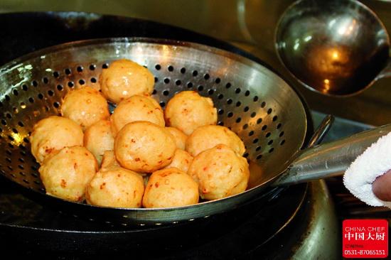 济南海鲜丸子培训,如何做出地道鲜味?-图1 济南海鲜丸子培训,如何做出地道鲜味?-图1