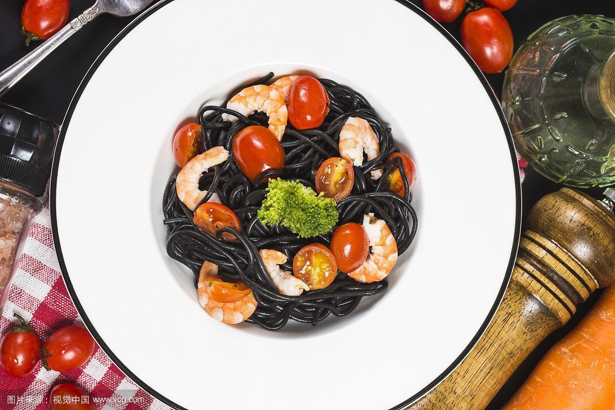 海鲜墨鱼面配什么酱料最搭?-图1 海鲜墨鱼面配什么酱料最搭?-图1