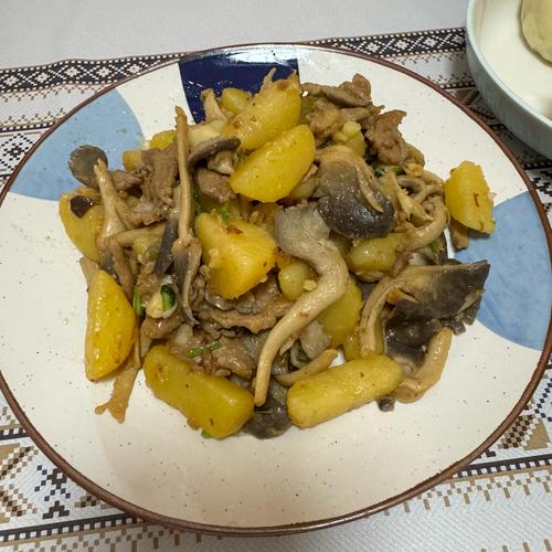 土豆炖蘑菇家常做法有哪些?-图1 土豆炖蘑菇家常做法有哪些?-图1