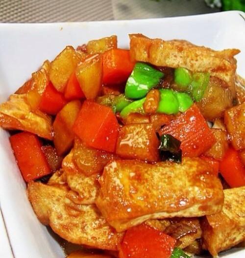 红萝卜豆腐怎么做才好吃？-图1