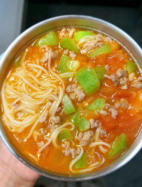 宝宝能吃西红柿黄瓜煮面条吗？-图1